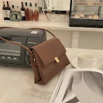 New Korean Style Soft Leather Retro Shoulder Bag, a fashionable and versatile messenger bag. An all-match bag to elevate — photo 1