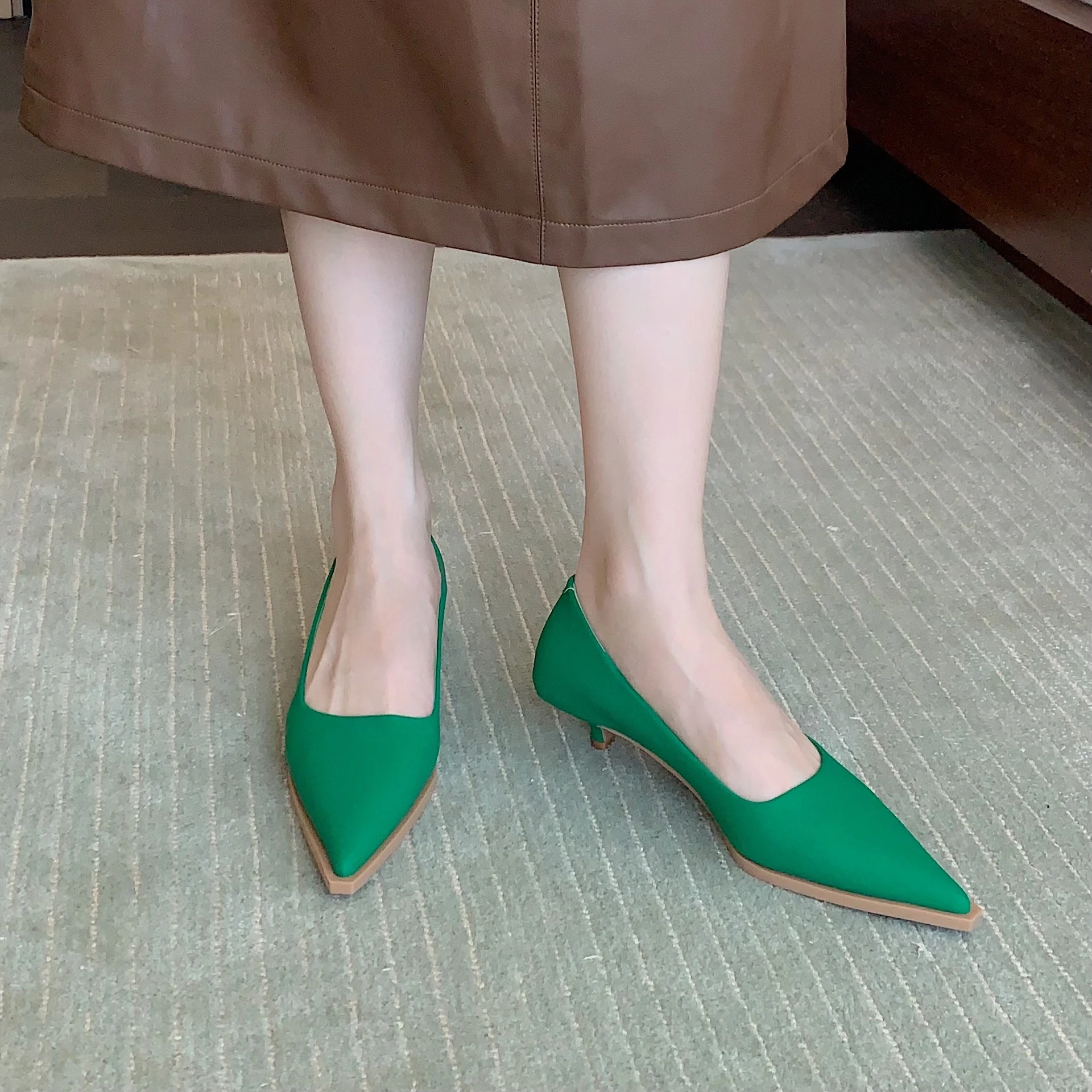 Dames pumps met spitse neus en lage hak, perfect voor comfortabele elegantie bij elke outfit en gelegenheid. — foto 7