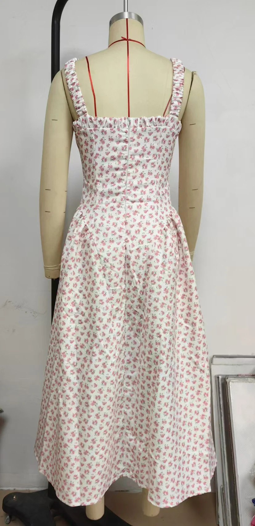 Title 4, 24-year Floral Bohemian Style Waist Slimming Dress