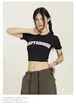 Camiseta de verano para mujer, estilo retro americano, cuello redondo, manga corta, diseño de chica sexy, corte en el ombligo, moda. — foto 15