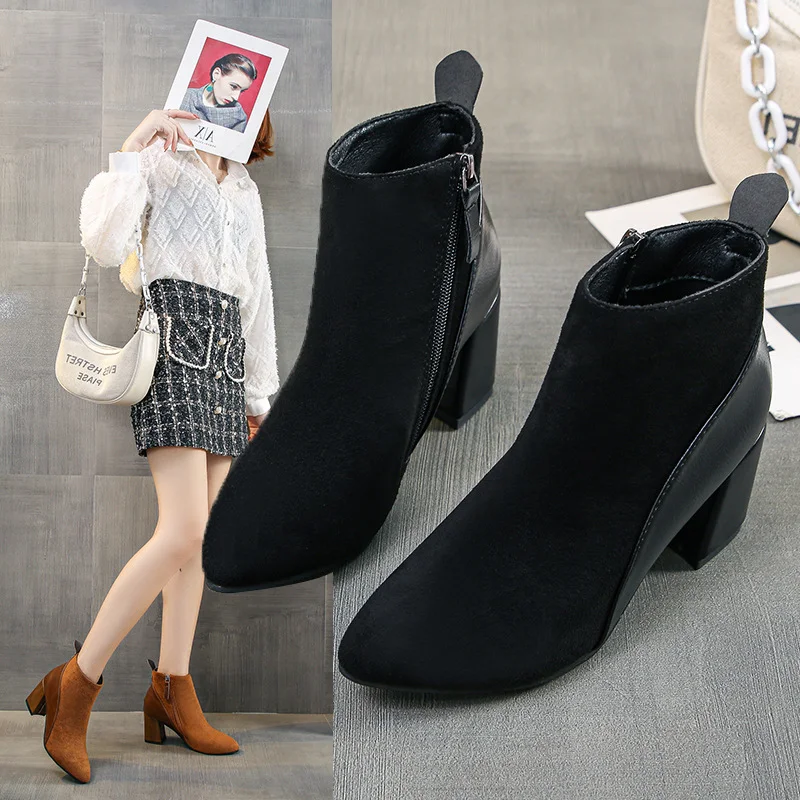 Botas Martin femininas plus size de salto alto e grosso, pontudas, perfeitas para looks modernos e confortáveis, com muito estilo. — foto 5