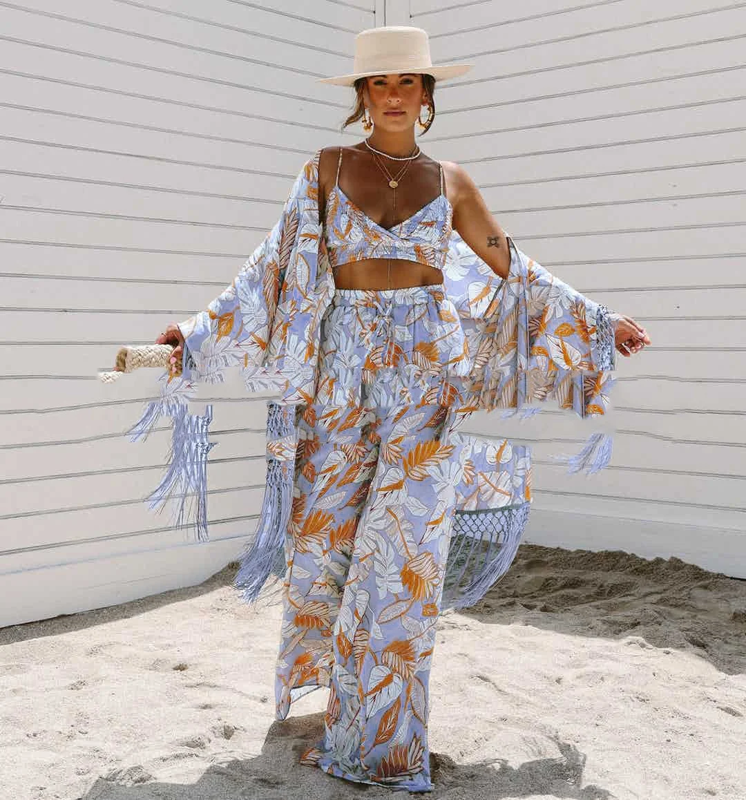 Camicia donna a maniche lunghe con protezione solare e fantasia floreale. Comfort e stile per attività all'aperto, protezione dai raggi solari. — foto 2