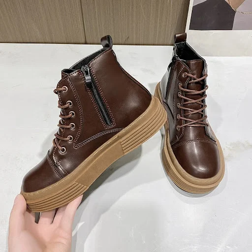 Title 4, Damen Seven Hole Lacing Casual High Top Brogues
