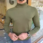 Europäische und amerikanische Herren High-Neck Unterzieh-Sweatshirt T-Shirt. Perfekt als Basis für stilvolle Outfits, hält warm und sieht toll aus. — foto 1