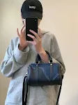 Bolso Boston Retro de Denim y Cuero Patchwork. Diseño vintage con amplio espacio. Perfecto para viajes y uso diario, combina estilo y funcionalidad. — foto 5