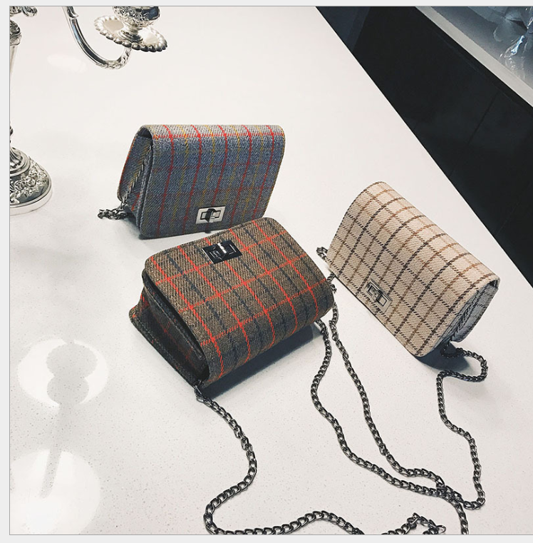 New small women's bag, trendy woolen lattice design, lock closure, chain shoulder bag, a stylish and versatile accessory — photo 1