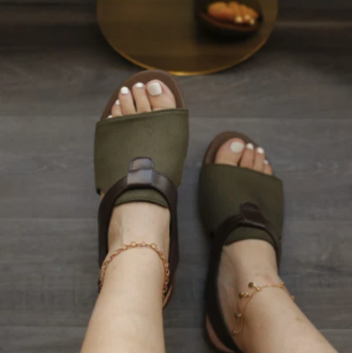 Sandálias femininas de verão com bico redondo e fivela, casuais, flats confortáveis e perfeitas para o dia a dia — foto 4