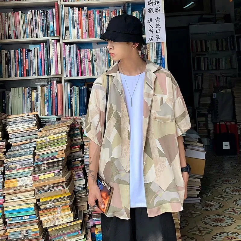 Printed short sleeve shirt jacket for men, a versatile and stylish choice for casual wear. Comfortable and perfect for w — photo 5