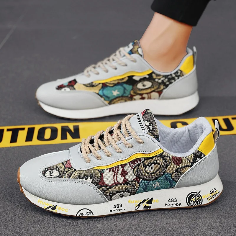Atmungsaktive Herren-Sommersneakers mit Bärenmuster. Leichte und bequeme Schuhe für warme Tage, ideal für den Sommer. — foto 7
