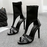 Sandálias femininas de salto agulha com bico vazado e cetim. Sapatos para mulheres que buscam elegância e sofisticação em eventos especiais. — foto 6