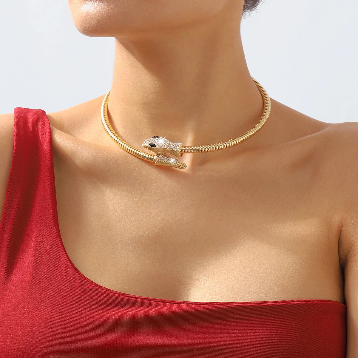 Colar de cobra retrô exagerado feminino Adicione um toque ousado ao seu visual com este acessório único e marcante, perfeito para diversas ocasiões. — foto 18