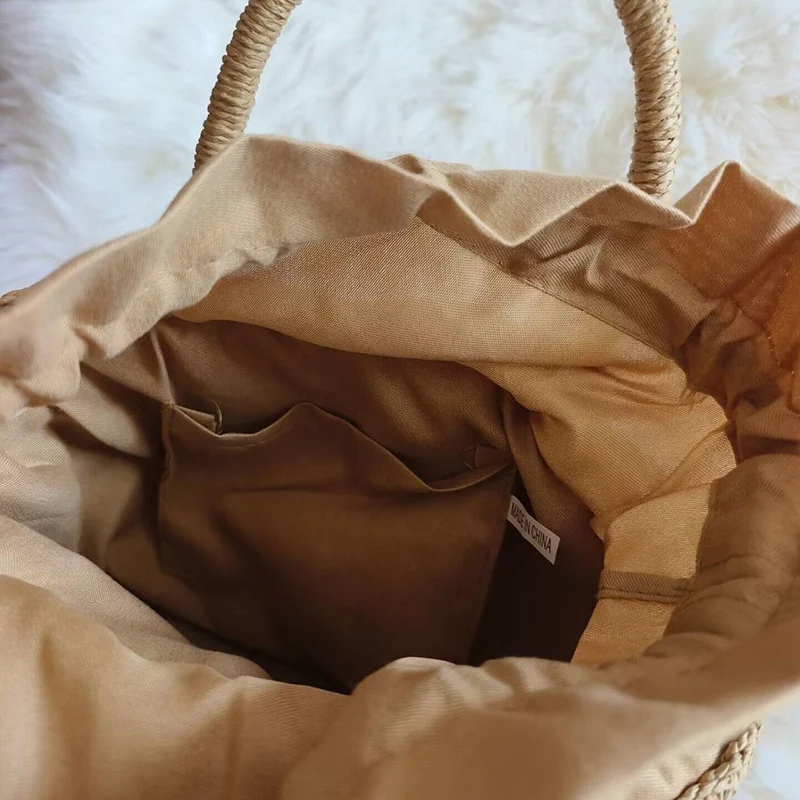 Bolsa de mão tecida com fio de papel estilo japonês moderno, elegante e leve, perfeita para uso diário. Ideal para carregar seus essenciais. — foto 4