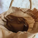 Bolsa de mão tecida com fio de papel estilo japonês moderno, elegante e leve, perfeita para uso diário. Ideal para carregar seus essenciais. — foto 4