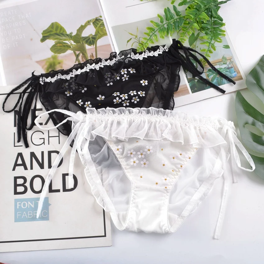 Calcinha feminina respirável com cadarço. Conforto e estilo com design de bandagem. Perfeita para uso diário, respirável e elegante. — foto 1