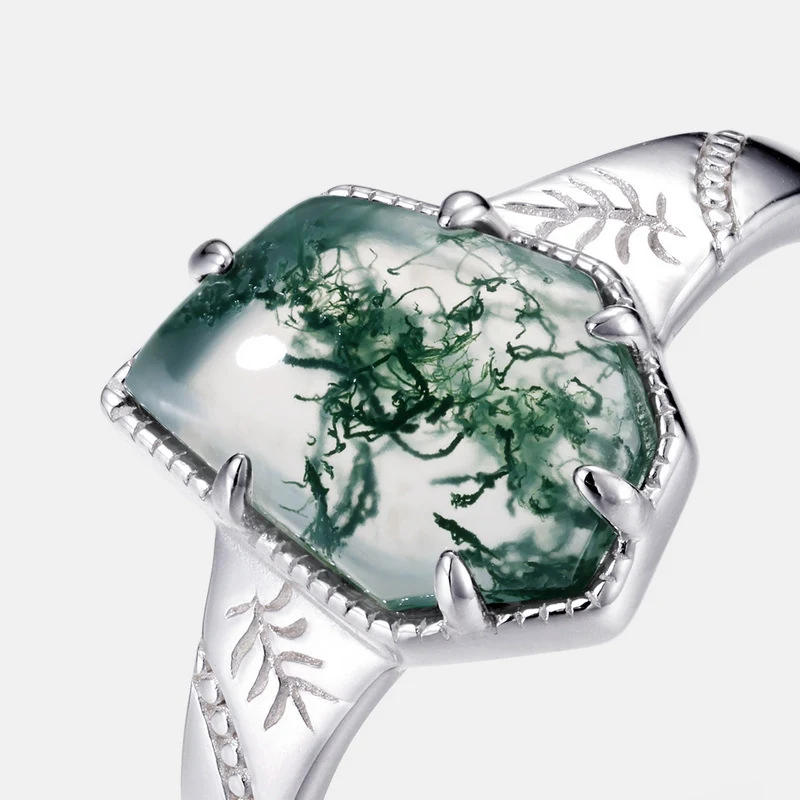 Anel de Prata 925 com Ágata Musgo Verde Irregular. Uma joia elegante e charmosa, perfeita para uso diário ou ocasiões especiais. — foto 4