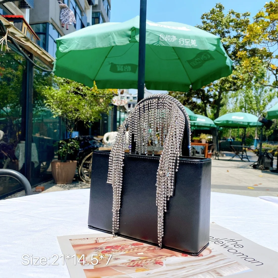 Title 4, Bolso de hombro con borlas de diamantes de imit...