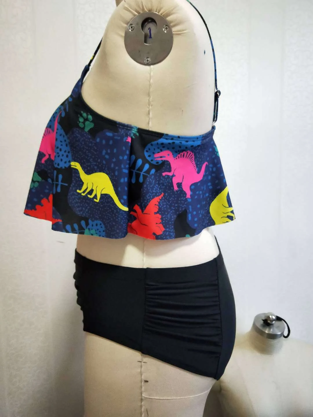 Title 6, Oversized bikini voor dames met een split, idea...