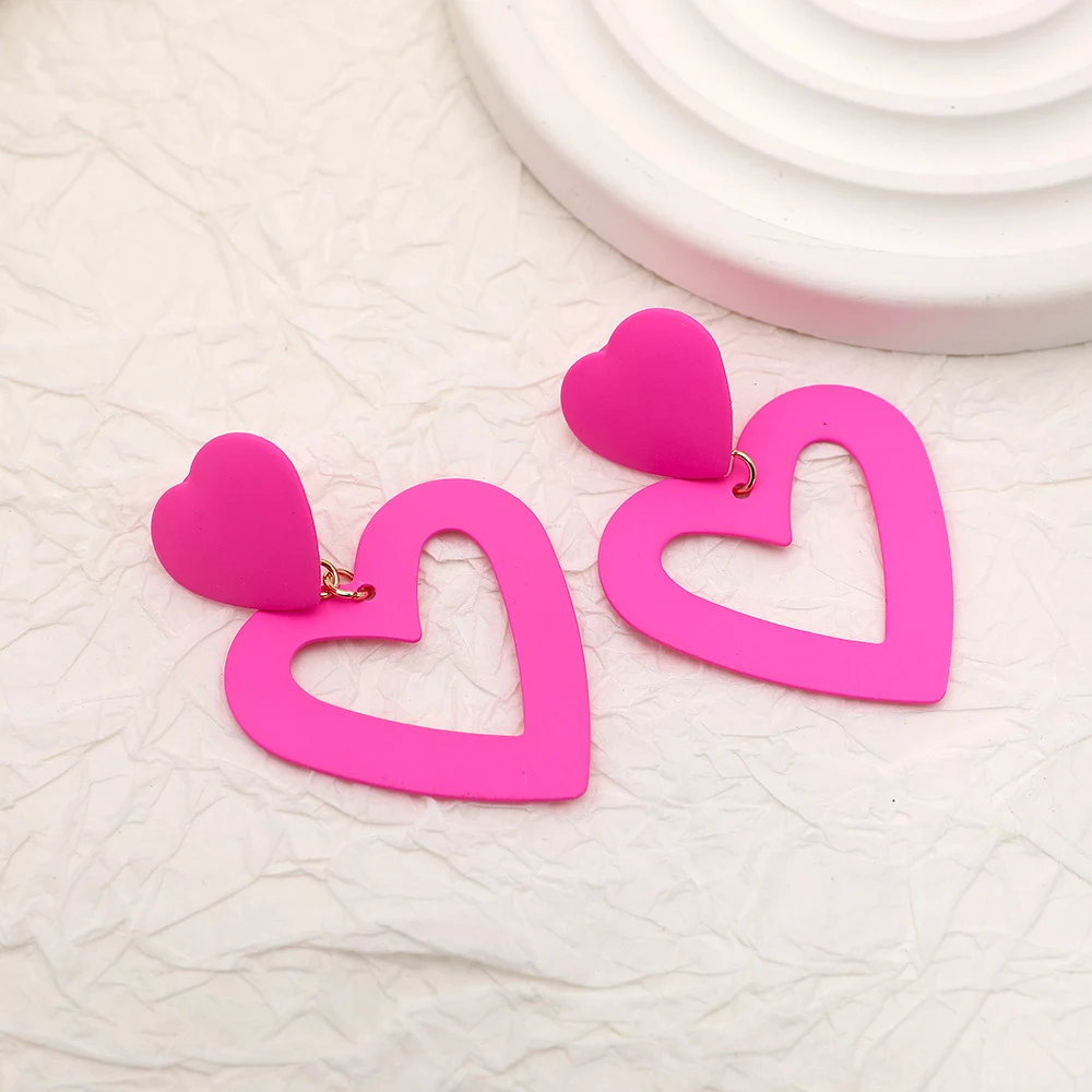 Clipe de orelha feminino sem piercing, rosa vermelha e amor, acessório de moda elegante e charmoso, fácil de usar, ideal para looks românticos. — foto 9