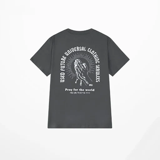 Title 5, Zwart T-shirt met korte mouwen en begrafeniscar...