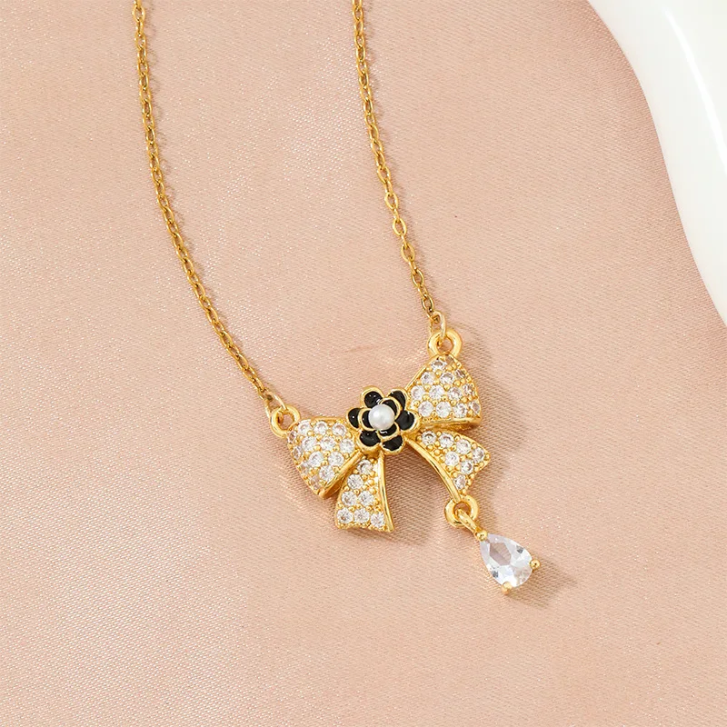 Corrente de clavícula elegante de aço titânio para combinar com tudo. Um acessório fashion para realçar a beleza e complementar looks diversos. — foto 7