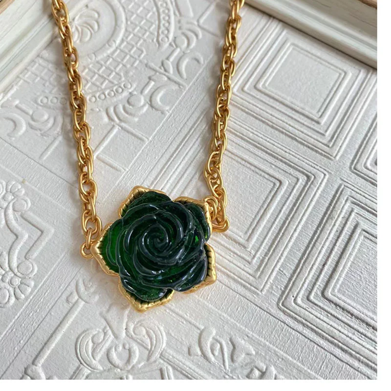 Conjunto colar, brincos e pingente, Esmalte Rosa Queimada Medieval, para um visual sofisticado e atemporal. — foto 1