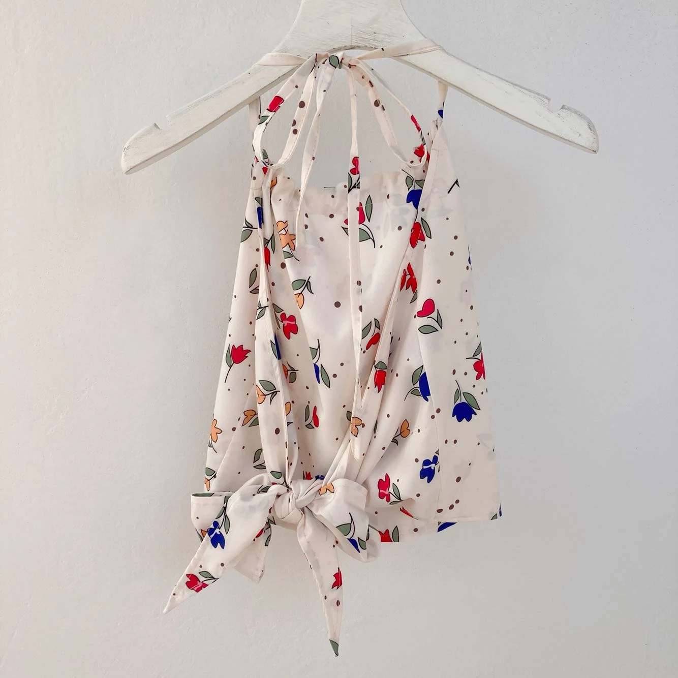Title 5, Halter-top jurk met strik in de nek en strik de...