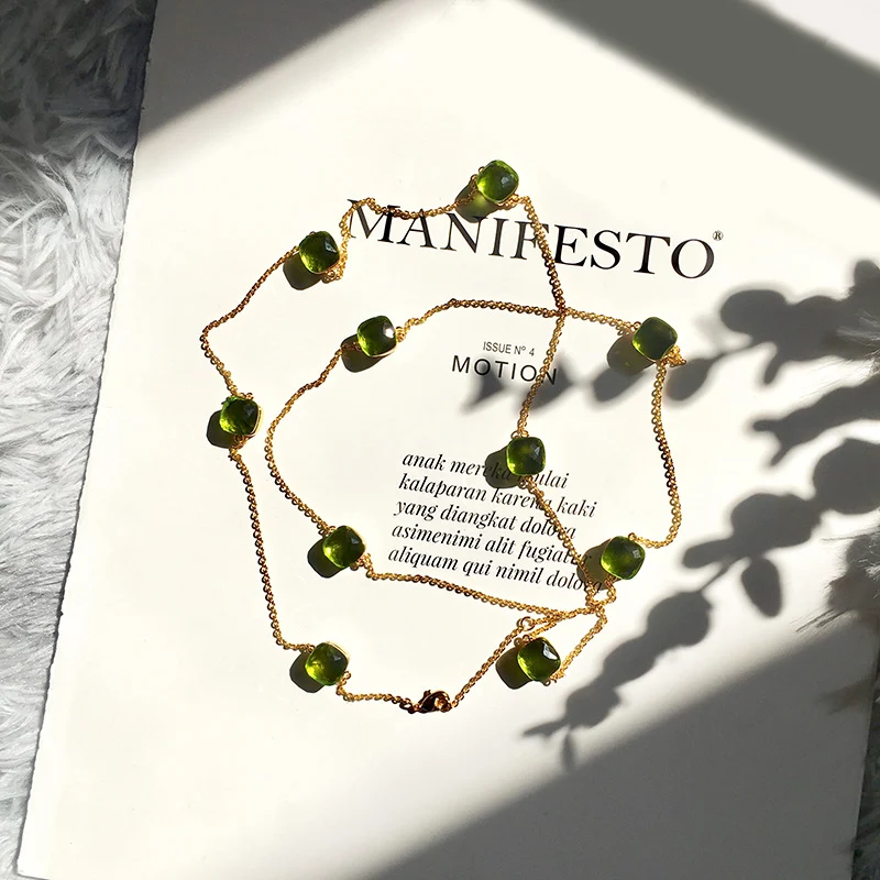 Nova corrente de suéter longa com cristais coloridos estilo joia. Um colar perfeito para adicionar um toque de brilho e sofisticação ao seu visual. — foto 5