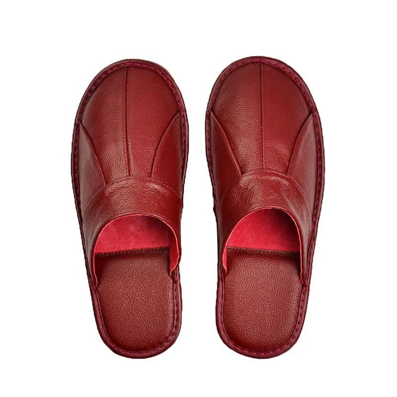 Sandálias e chinelos de couro de vaca para o verão, frescas e confortáveis. Perfeitas para climas quentes, aproveite o verão com estilo. — foto 1