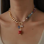 Colar coreano com corrente colorida e pingente popular, estilo clavícula. Adicione um toque vibrante e fashion ao seu visual, perfeito para o dia a dia. — foto 1