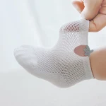 Calzini estivi in mesh per neonati Traspiranti Comodi Calzini estivi per bebè in maglia traforata, perfetti per l'estate, leggeri e confortevoli — foto 2