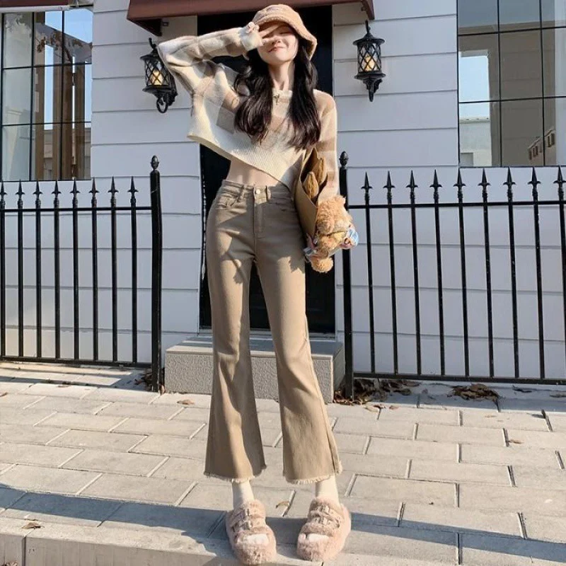 Jeans ajustados de cintura alta para mujer, efecto adelgazante, realzan la figura. Pantalones vaqueros skinny cómodos y modernos. — foto 3