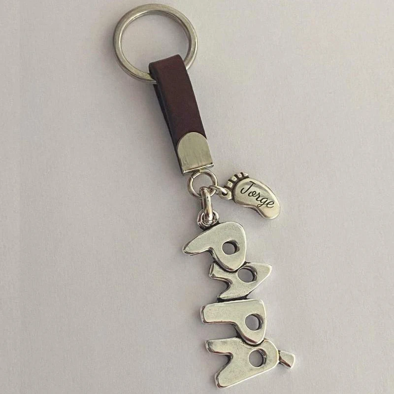 Chaveiro de couro europeu e americano personalizado Presente do Dia das Mães. Um presente único e especial, com toque pessoal, para guardar lembranças. — foto 4