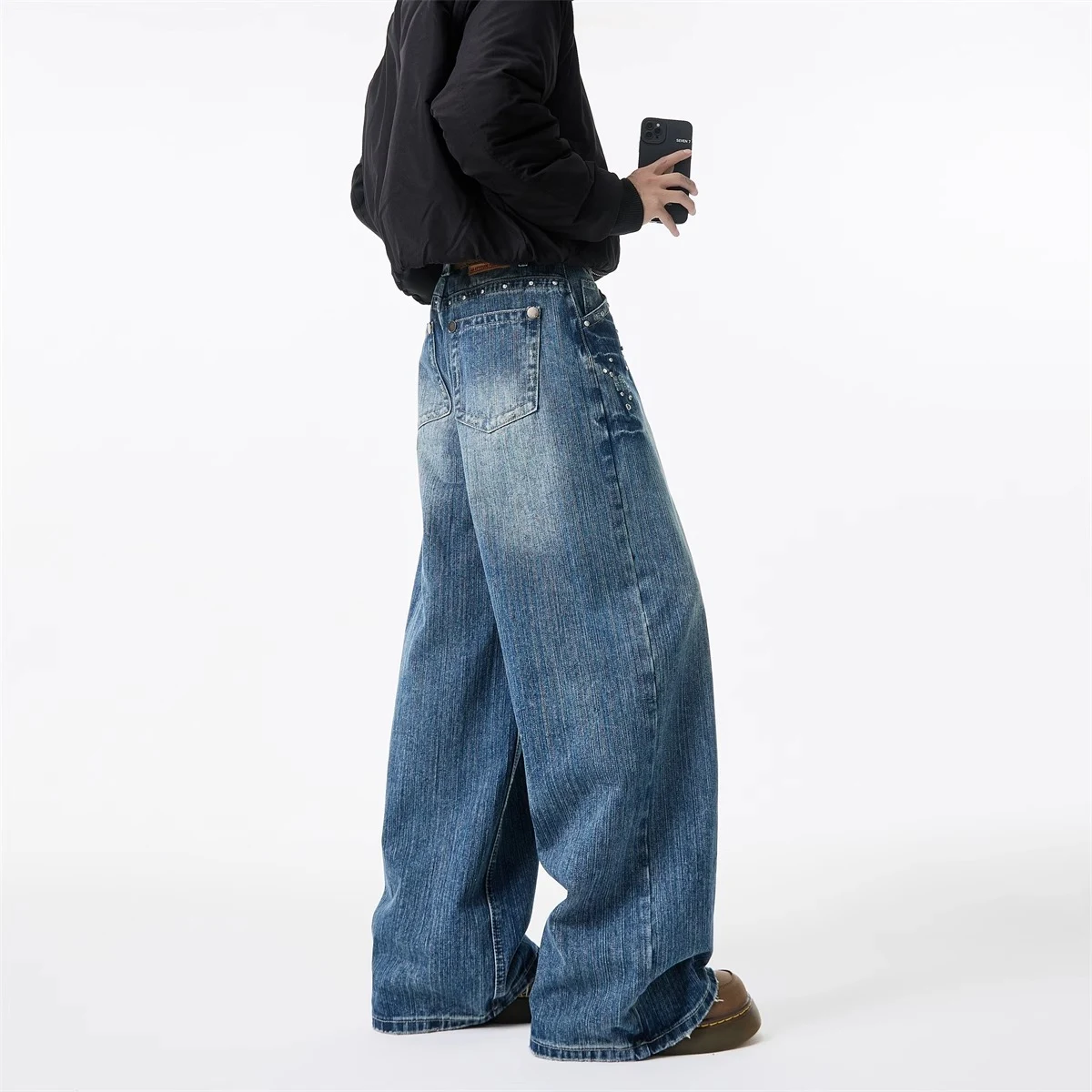 Jeans American Rivet lavado Lightning para hombre, ajuste clásico y estilo moderno. Experimenta la comodidad y el look desgastado. — foto 5