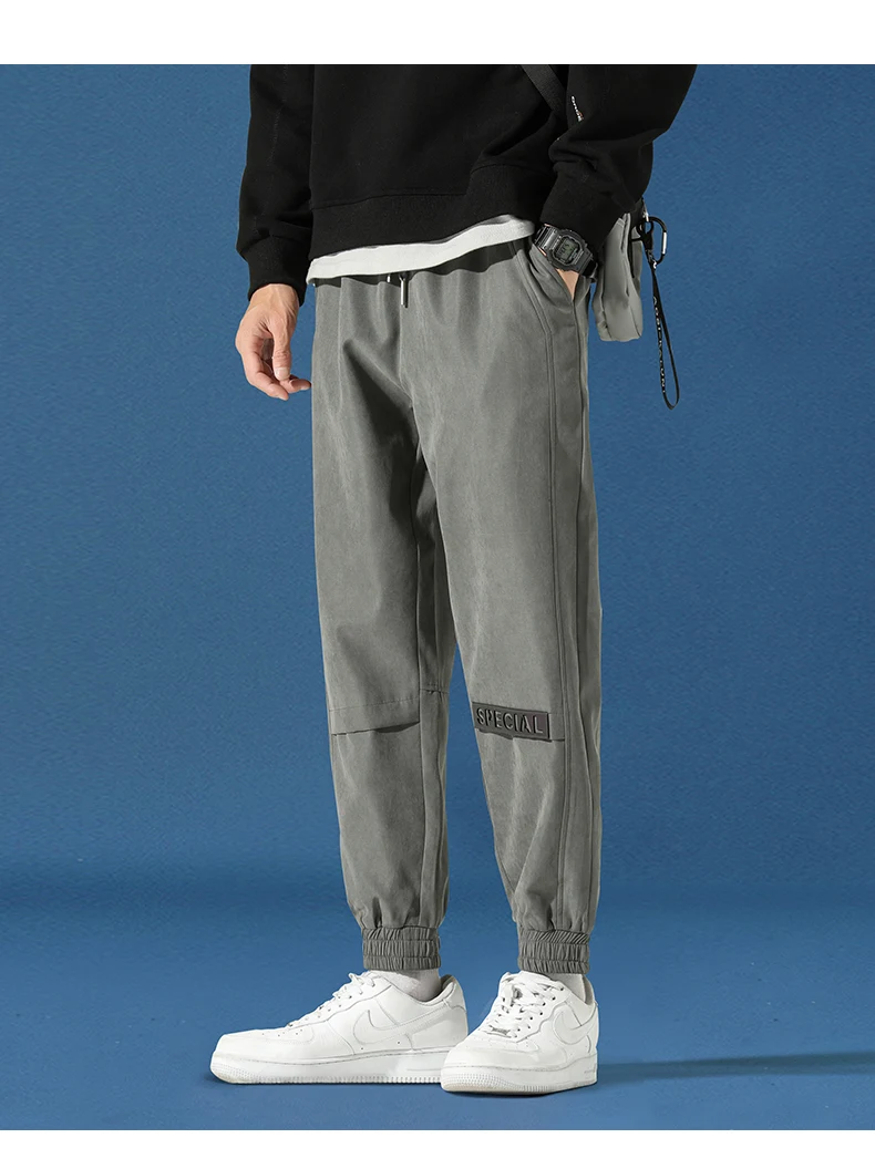 Men's Loose Reflective Beam Foot Athleisure Pants. Experience comfort, style, and safety with these reflective pants, pe — photo 4