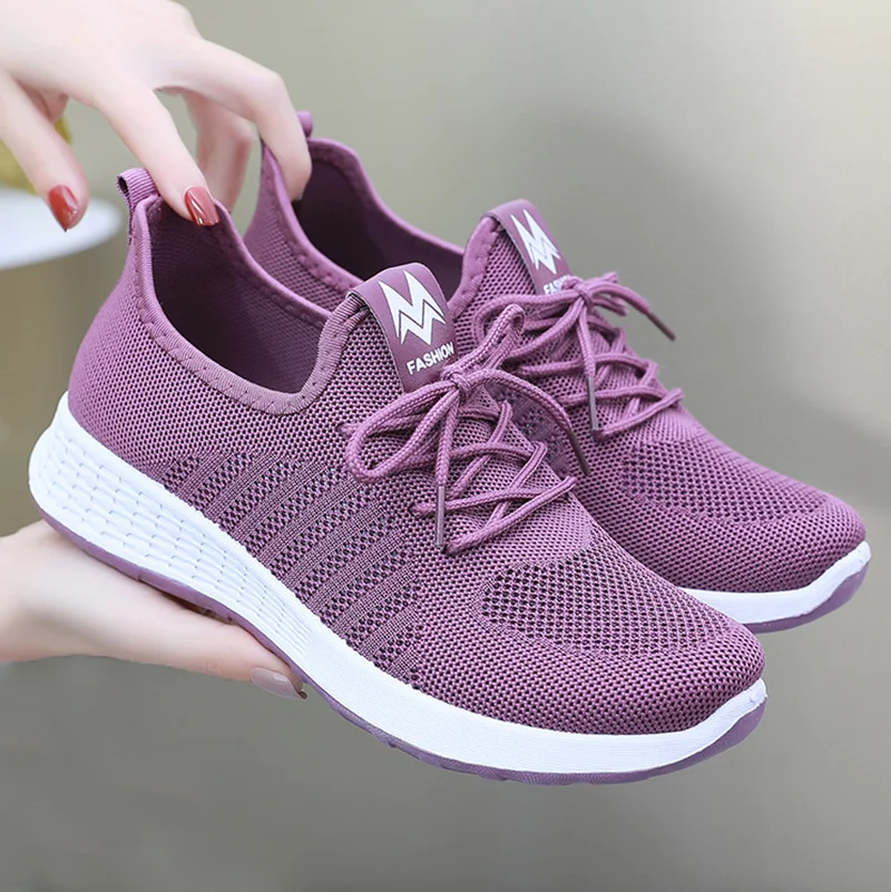 Title 2, Neue Damen Netze Schuhe aus altem Beijing Stoff...