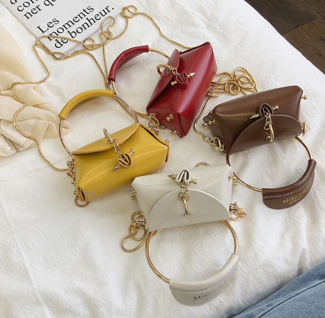 Crossbody chain coin purse for coins, cards, and essentials. Compact, stylish, and convenient for everyday use or travel — photo 6