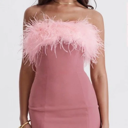 Off-shoulder avondjurk Feather Socialite jurk — foto 1