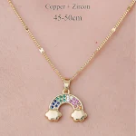Collana con pendente arcobaleno di cristalli colorati da donna. Un accessorio vivace ed elegante, perfetto per aggiungere un tocco di colore e brillantezza. — foto 3