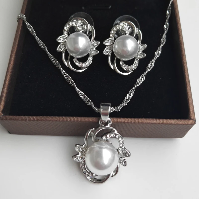 Conjunto colar coreano Happy Notes, corrente clavícula cristal pérola e brincos 2 peças, ideal para festas, combina com tudo, elegante. — foto 4