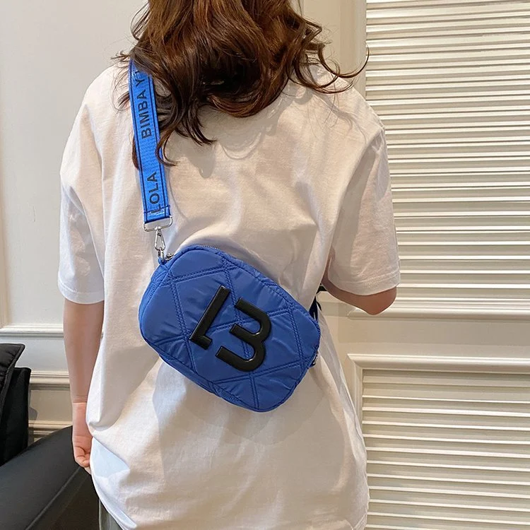 Bolsa feminina pequena quadrada de cor sólida, estilo sob o braço, com costura romboidal, ideal para ombro e uso casual. — foto 13