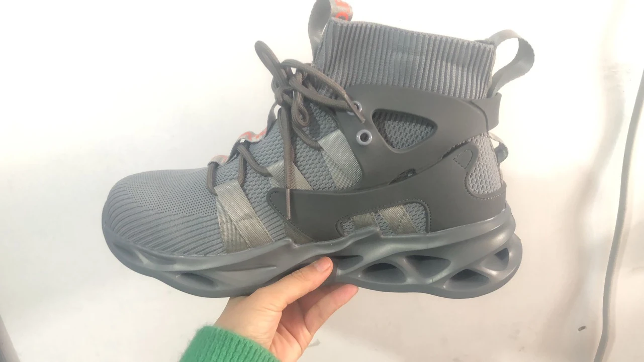 Botas de segurança masculinas cano alto Proteção e segurança para o trabalho. Conforto, durabilidade e design moderno para profissionais. — foto 1