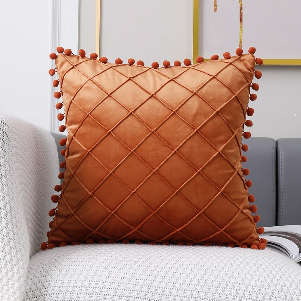 Fronha Dutch Plush Ball Plaid macia e aconchegante. Desfrute de conforto e estilo xadrez para suas noites de sono. — foto 4