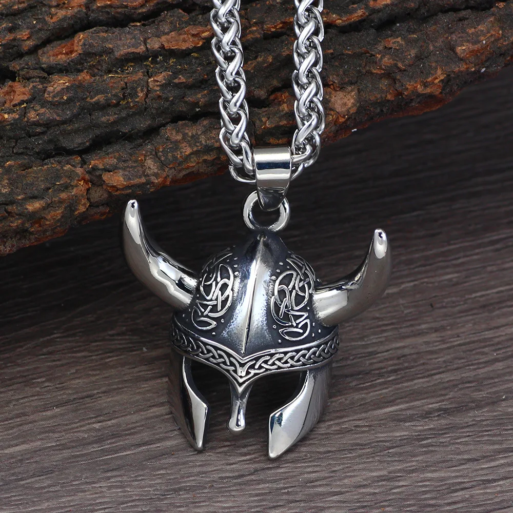 Colar com capacete nórdico viking de liga metálica. Estilo guerreiro, ideal para homens e mulheres. Um presente que simboliza força e coragem. — foto 9