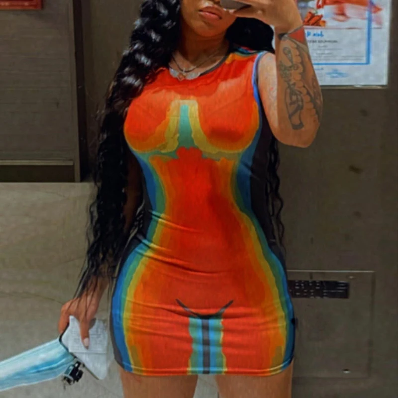 Vestido 3D com contraste, corte justo e quadril realçado, ideal para um visual moderno e elegante que valoriza a silhueta e atrai olhares. — foto 6