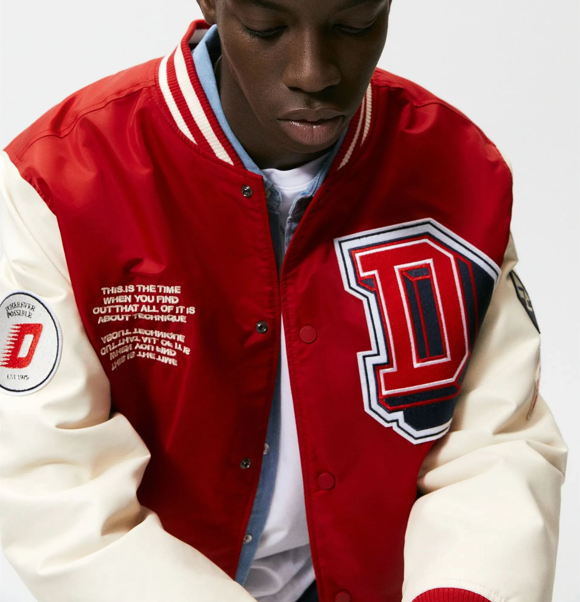 Chaqueta aviador de moda con cuello de béisbol bordado para hombre Ofrece estilo único, comodidad y un look moderno para cualquier ocasión. — foto 4