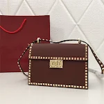 Bolsa de ombro de couro para todas as combinações. Elegante, durável e perfeita para transportar seus itens essenciais com estilo e conforto. — foto 2