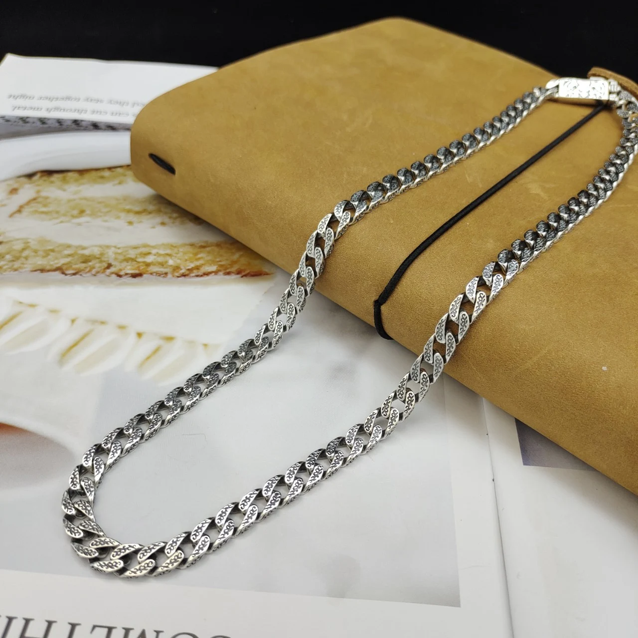 Colar Masculino Ano do Tigre Simples em Prata Esterlina, um acessório elegante e versátil para uso diário e eventos especiais. — foto 8
