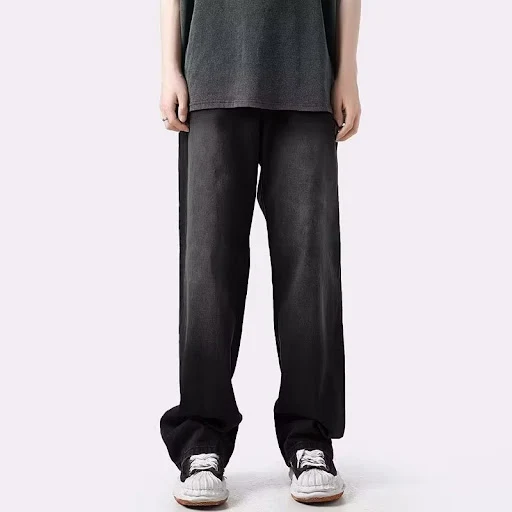 Title 13, Nationale mode retro jeans met een versleten lo...