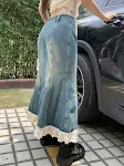 Kadın Moda Balık Kuyruğu Kot Etek Tasarımı Şık ve modern görünüm için mükemmel. Günlük kullanım ve özel günler için ideal. Tarzınızı tamamlayacak. — Fotoğraf 18