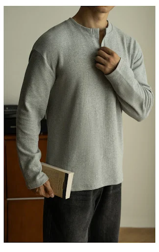 Title 12, Camiseta Masculina de Tecido Fino Decote V Mang...